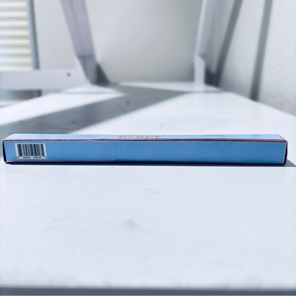 💄 The Beauty Bybel — Precision Lip Liner in Angie - Picture 3 of 6